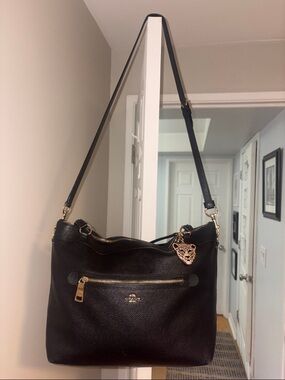 Coach Tyler Shoulder Tote. Pebble leather in GUC.